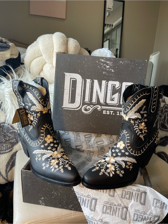 dingo Shoes - Dingo NIB Primrose Western booties in black